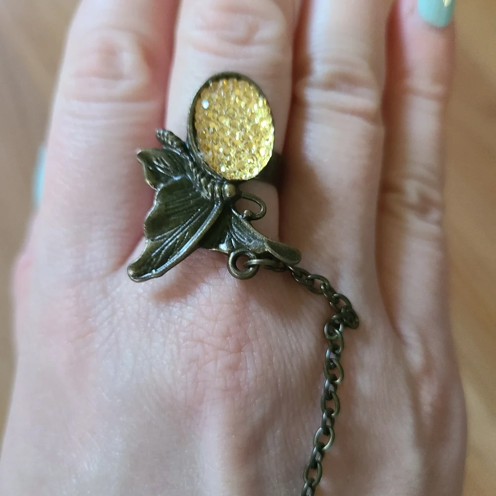 🌟 4/$20 Victorian Inspired Bracelet and Ring - Picture 6 of 6